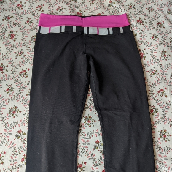 Lululemon black/pink workout leggings yoga pants - Picture 4 of 5
